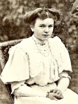 Doris Gould 1908